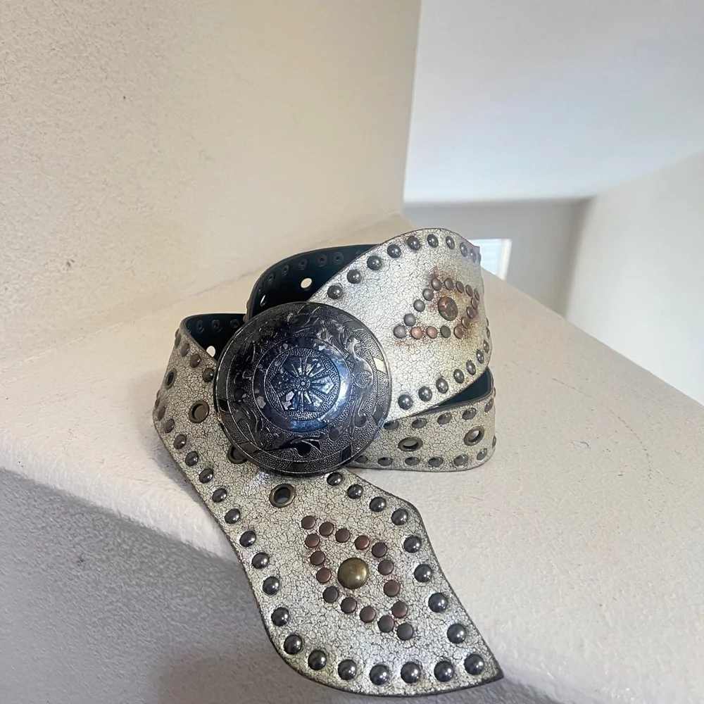 VNTG‎ Supper distressed women silver studded Leather waist Belt rusty Y2K grunge